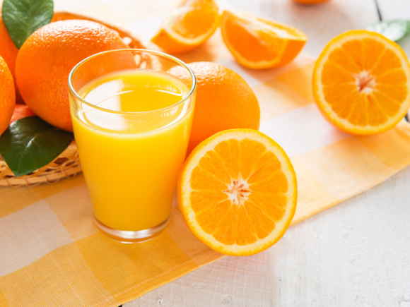 Có nên uống nước cam hàng ngày không?